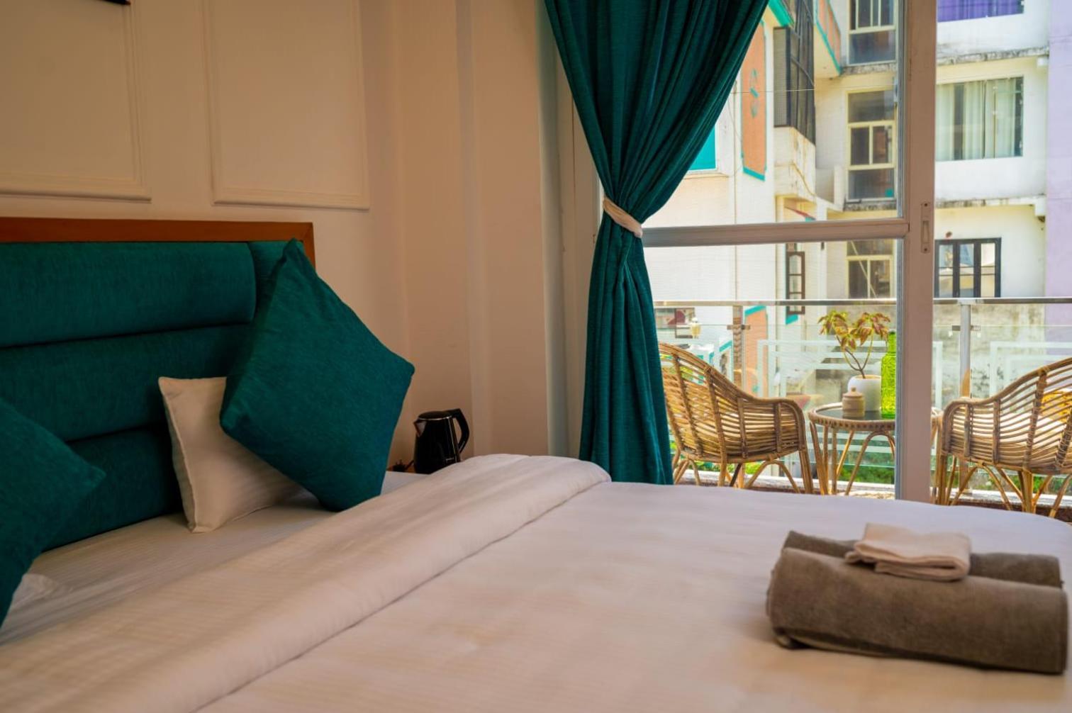 Hotel The Moksham Risikés Kültér fotó